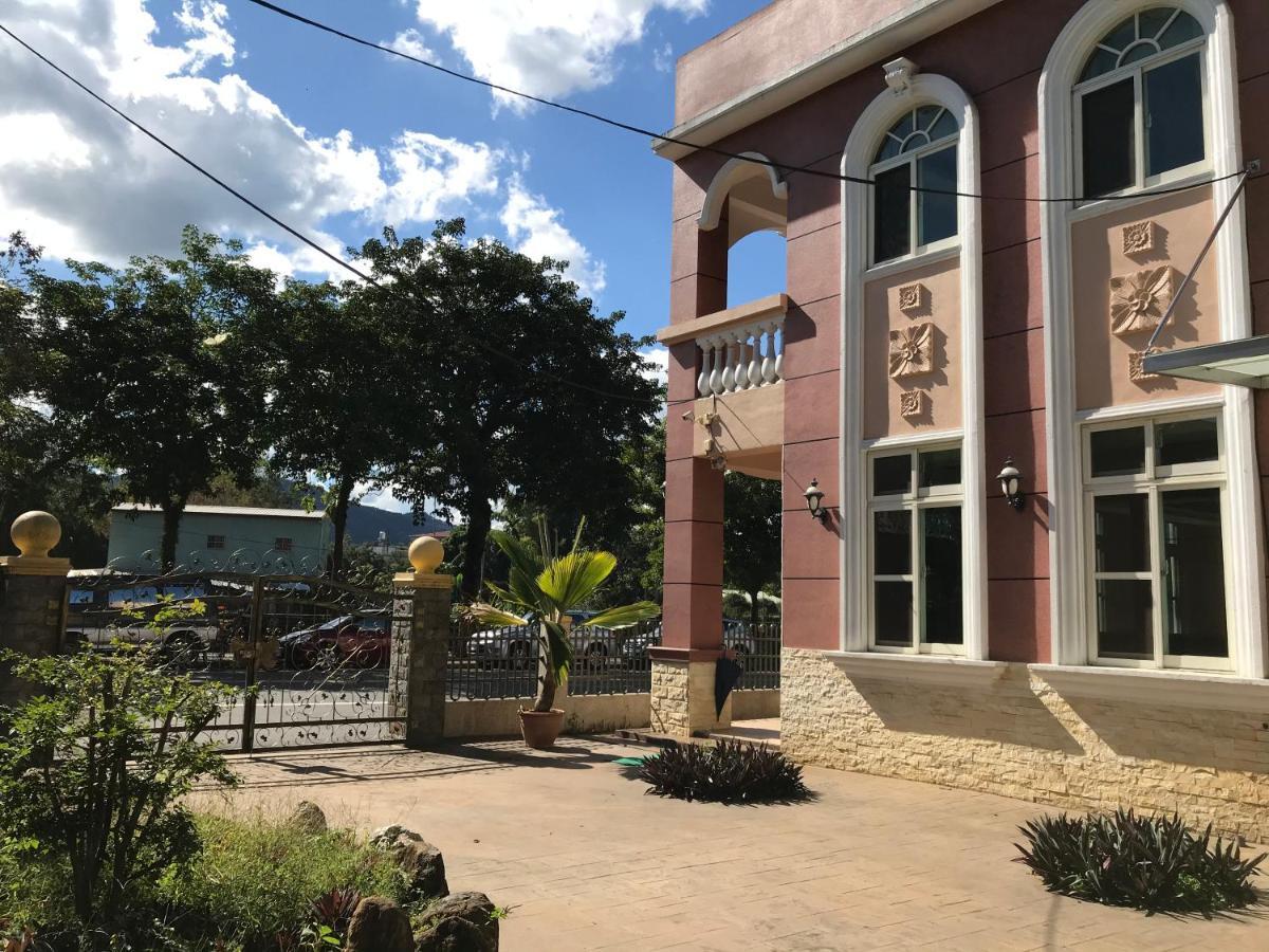 Auberge de jeunesse 山同青旅背包客棧 à Puli Extérieur photo